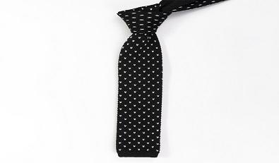 Cuáles son los anchos de las corbatas tejidas?